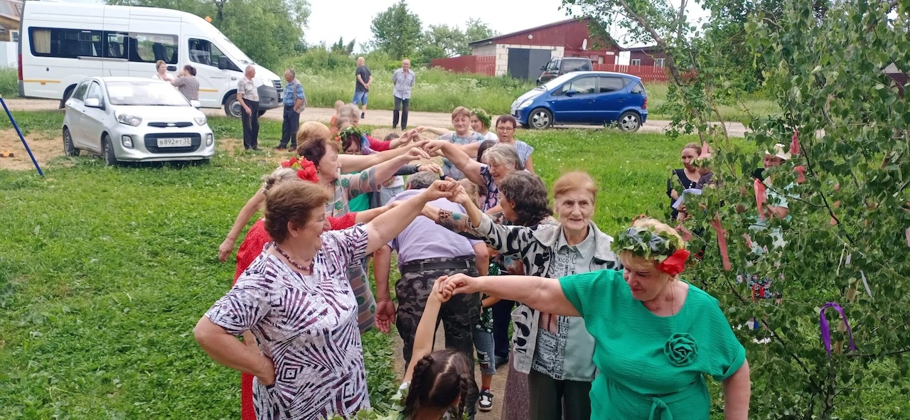 В деревне Бакино отпраздновали праздник Святой Троицы